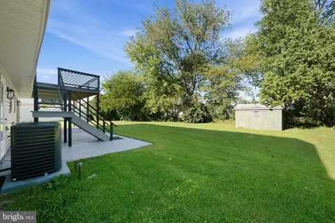 Exterior - 28 Castle Run Dr, Bear, DE 19701 photo 9 of 9