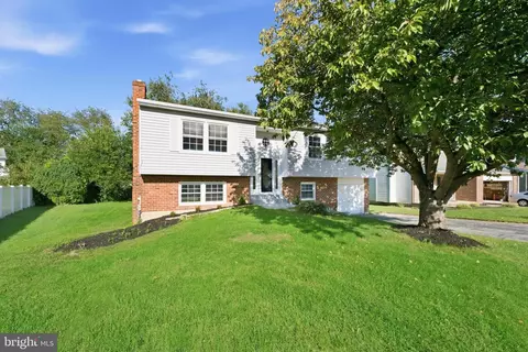 Exterior - 28 Castle Run Dr, Bear, DE 19701 photo 2 of 9