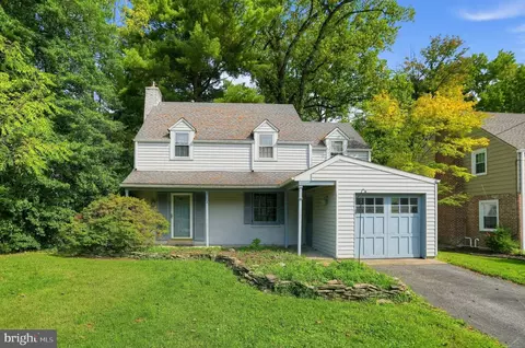 807 Woodsdale Rd, Wilmington, DE 19809