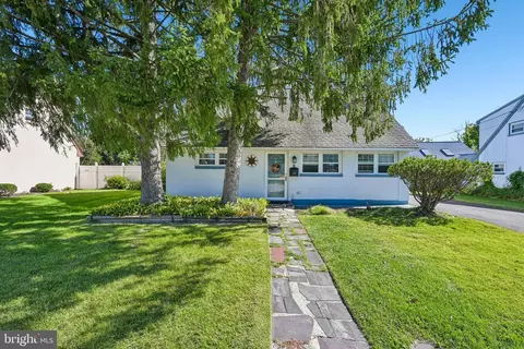 1012 Montgomery Rd, Wilmington, DE 19805