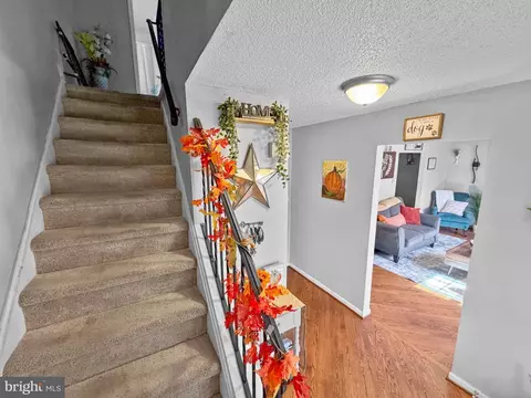 Entry Way - 12 Slates End End, Newark, DE 19702 photo 2 of 4
