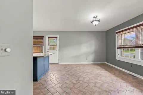 Entry Way - 24 Ardmore Rd, Newark, DE 19713 photo 4 of 6