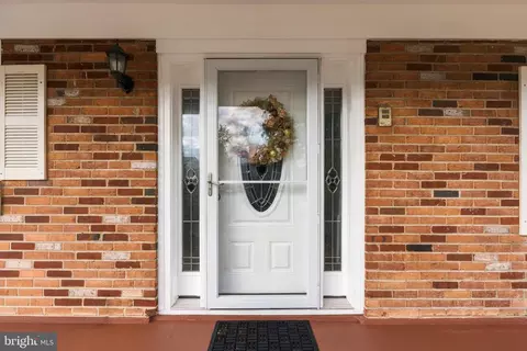 Entry Way - 24 Ardmore Rd, Newark, DE 19713 photo 1 of 6