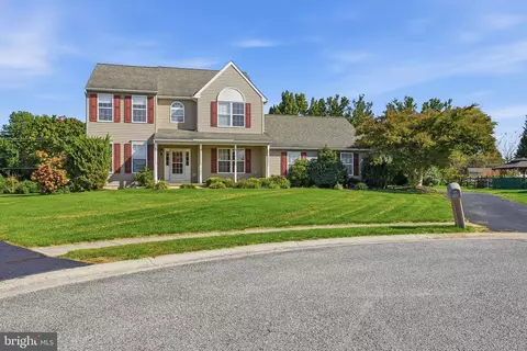 Exterior - 404 Hampton Ct N, Middletown, DE 19709 photo 5 of 11