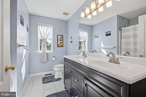Bath - 404 Hampton Ct N, Middletown, DE 19709 photo 3 of 3