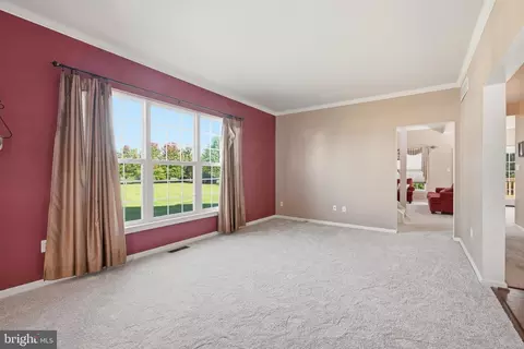 Living - 404 Hampton Ct N, Middletown, DE 19709 photo 1 of 5