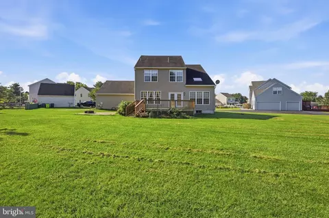 Exterior - 404 Hampton Ct N, Middletown, DE 19709 photo 6 of 11