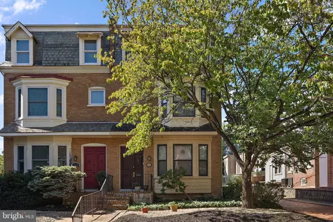 1302 W 9th St, Wilmington, DE 19806