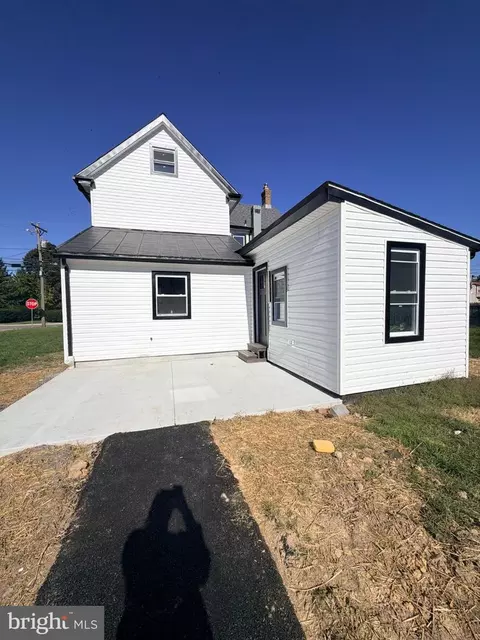 Exterior - 412 Main St, Townsend, DE 19734 photo 2 of 2