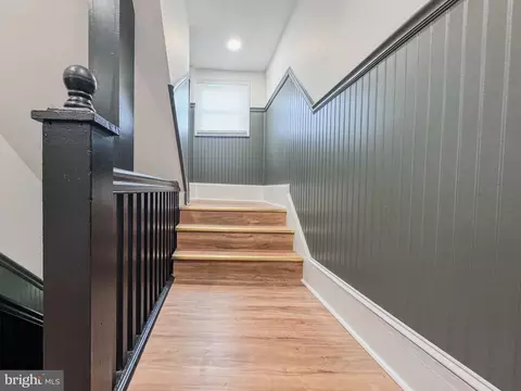 Entry Way - 101 E 35th St, Wilmington, DE 19802 photo 2 of 7