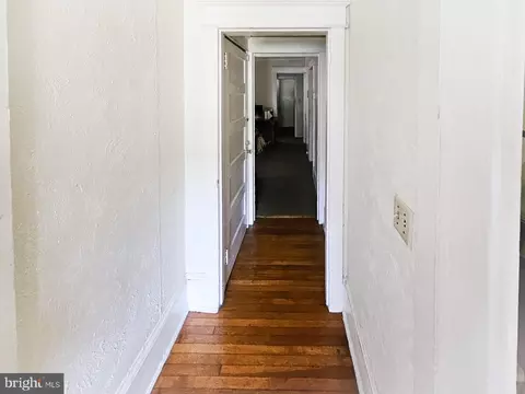 Entry Way - 101 E 35th St, Wilmington, DE 19802 photo 6 of 7