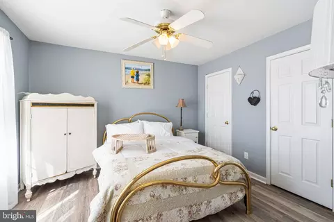 Bedroom - 20 E Minglewood Dr, Middletown, DE 19709 photo 5 of 6