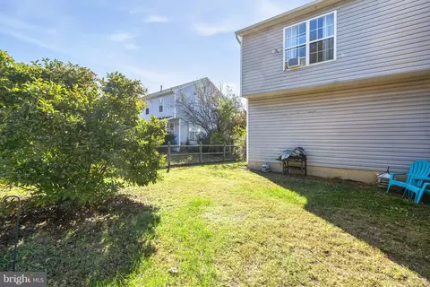 Exterior - 20 E Minglewood Dr, Middletown, DE 19709 photo 5 of 8