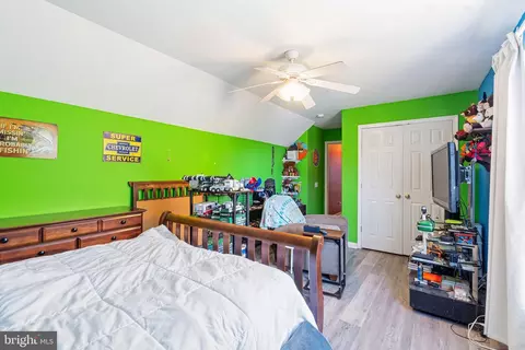 Bedroom - 20 E Minglewood Dr, Middletown, DE 19709 photo 6 of 6