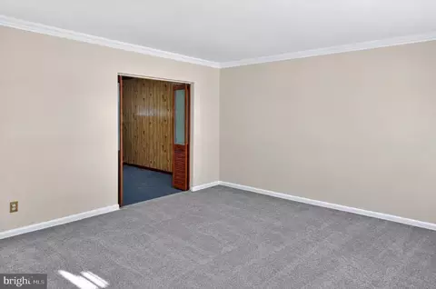 Living - 418 E Basin Rd, New Castle, DE 19720 photo 3 of 3