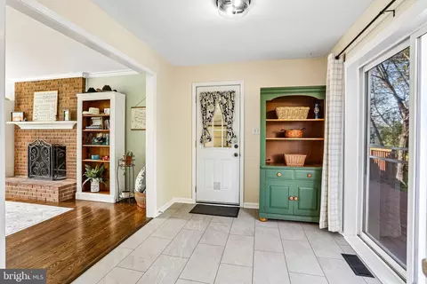 Entry Way - 123 Michael Ln, Bear, DE 19701 photo 2 of 2