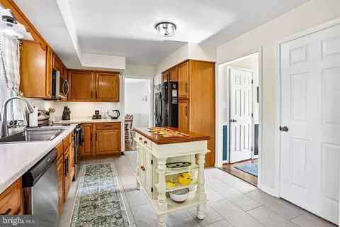 Kitchen - 123 Michael Ln, Bear, DE 19701 photo 2 of 3