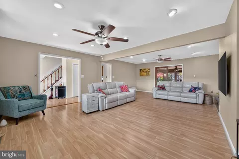 Entry Way - 231 Seneca Dr, Newark, DE 19702 photo 1 of 2