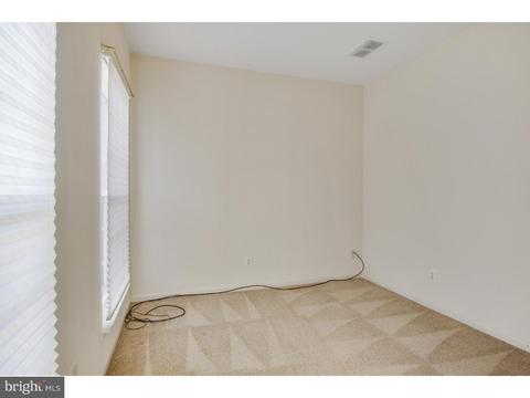 57 Calvarese Dr, Bear, DE 19701 photo 11