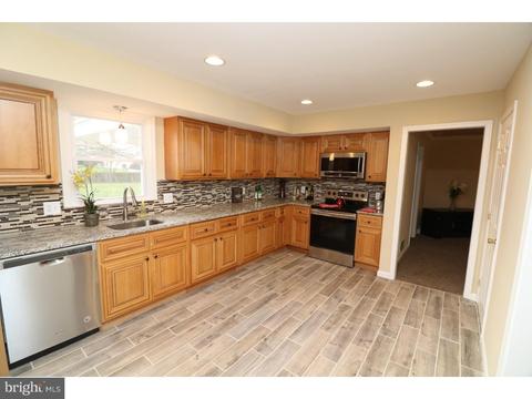 30 E Savannah Dr, Bear, DE 19701 photo 3