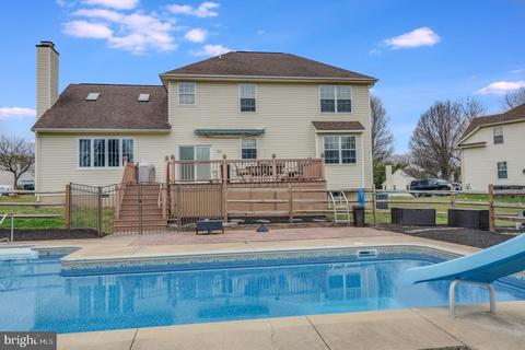 133 Emerald Ridge Dr, Bear, DE 19701 photo 2