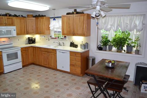 208 E Seneca Dr, Newark, DE 19702 photo 8