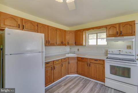 74 W Stephen Dr, Newark, DE 19713 photo 4