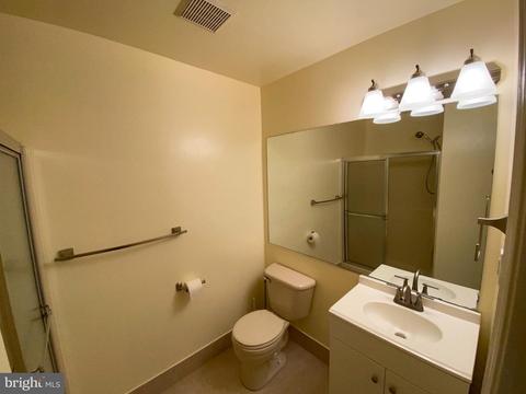 901 Waters Edge Dr, Newark, DE 19702 photo 12