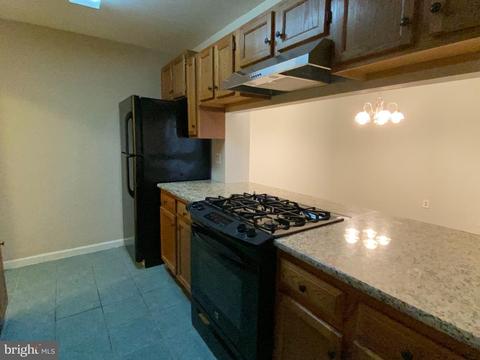 901 Waters Edge Dr, Newark, DE 19702 photo 6