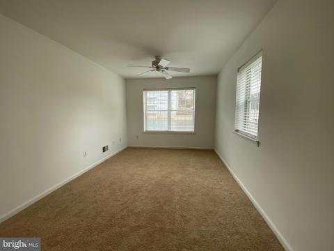 901 Waters Edge Dr, Newark, DE 19702 photo 13