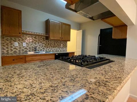 901 Waters Edge Dr, Newark, DE 19702 photo 8