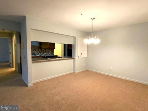 901 Waters Edge Dr, Newark, DE 19702 photo 3