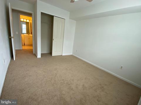 901 Waters Edge Dr, Newark, DE 19702 photo 11