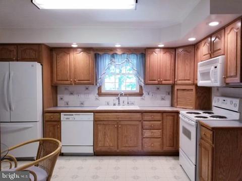 208 Apache Ct, Newark, DE 19702 photo 7