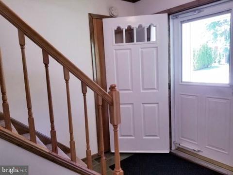 208 Apache Ct, Newark, DE 19702 photo 2