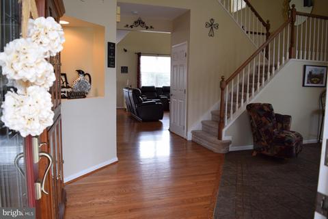 5 Iris Cir, Bear, DE 19701 photo 4