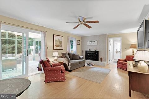 401 Hickory Dr, Bear, DE 19701 photo 3