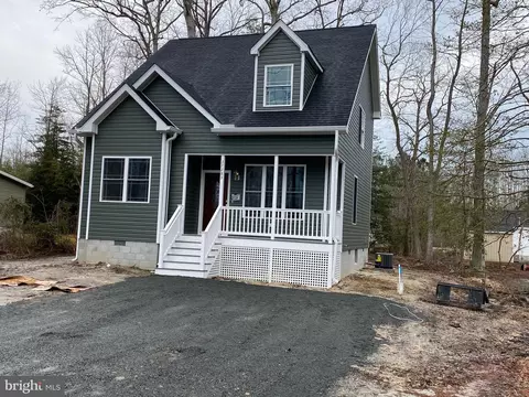 4 Frontier Dr, Ocean View, DE 19970