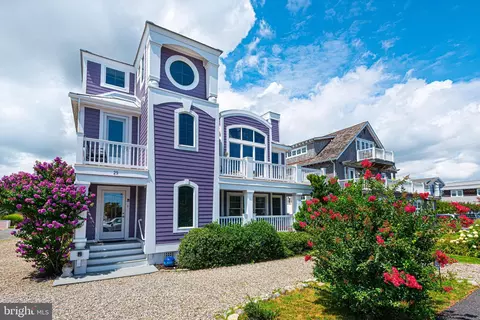 29 S Atlantic Ave, Bethany Beach, DE 19930