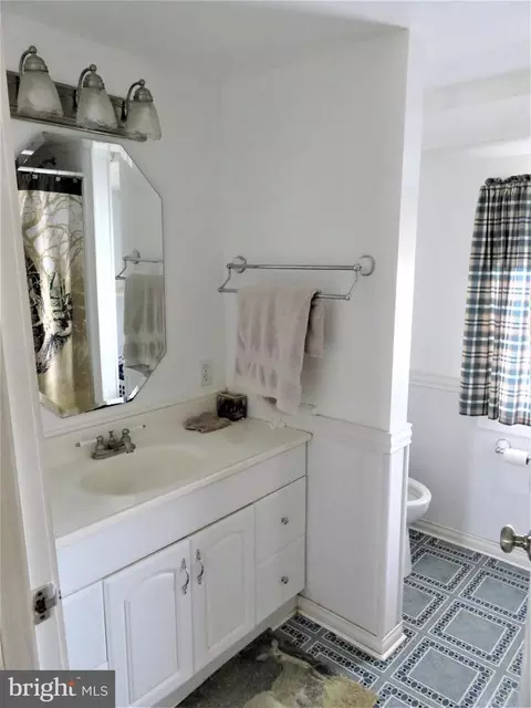 Bath - 25418 Draper Rd, Milton, DE 19968 photo 1 of 1
