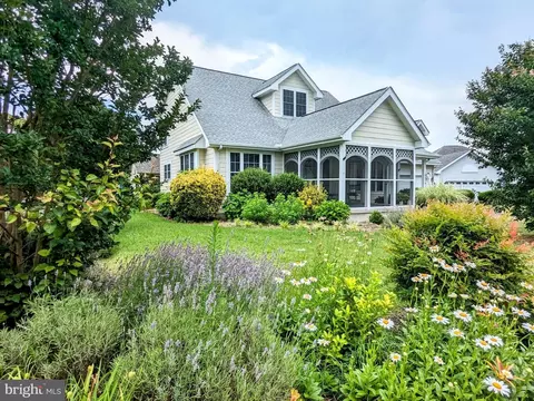 220 Lakeside Dr, Lewes, DE 19958