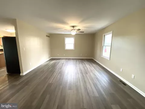 128 Tracy Cir, Laurel, DE 19956 photo 3