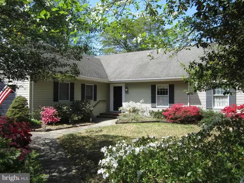 9745 Walnut Dr, Seaford, DE 19973