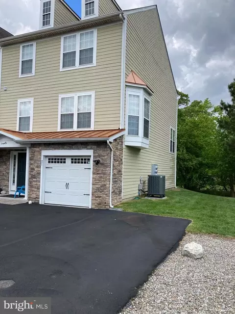 21 Pier Point Dr #36, Millville, DE 19967