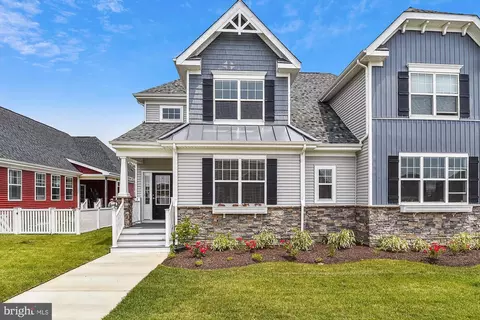 112 Bank Ln, Milton, DE 19968