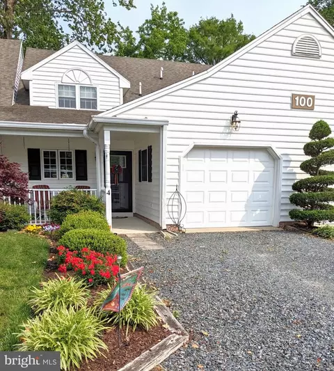 100 Mill Pond Dr #4, Laurel, DE 19956
