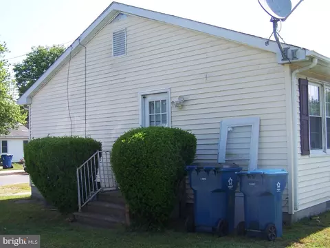 501 Center St, Laurel, DE 19956 photo 4