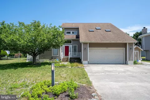 38854 Bayfront Dr, Ocean View, DE 19970