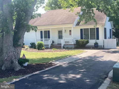 206 Chad Pl, Ocean View, DE 19970 photo 2