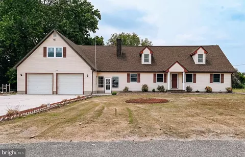 8973 Riverside Dr, Seaford, DE 19973